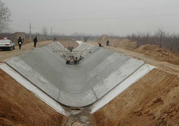 小農水重點縣柔性水池複合午夜精品一区二区三区在线视频膜主要施工方法