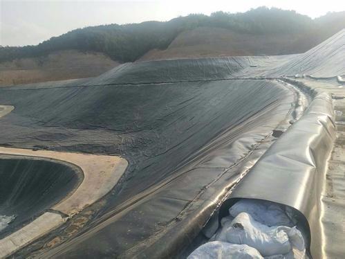 午夜精品一区二区三区在线视频膜和水工建築主體連接當中必須保留一定的伸縮餘量